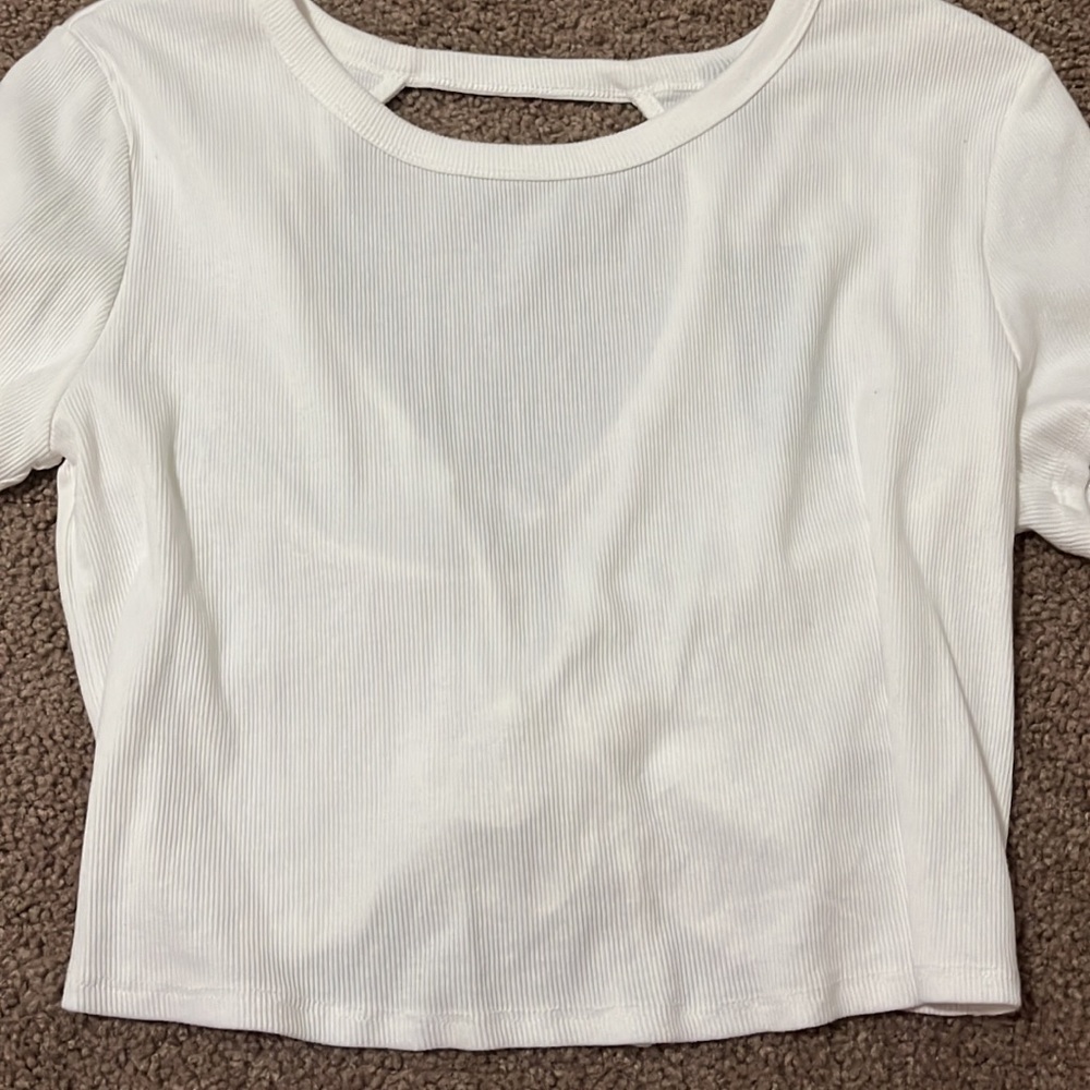 White cropped shirt with open tie back
